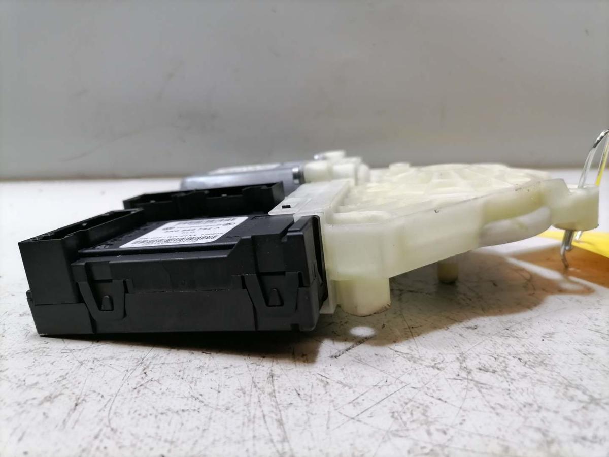 VW Golf Plus 2 Bj.2009 original Fensterhebermotor vorn rechts